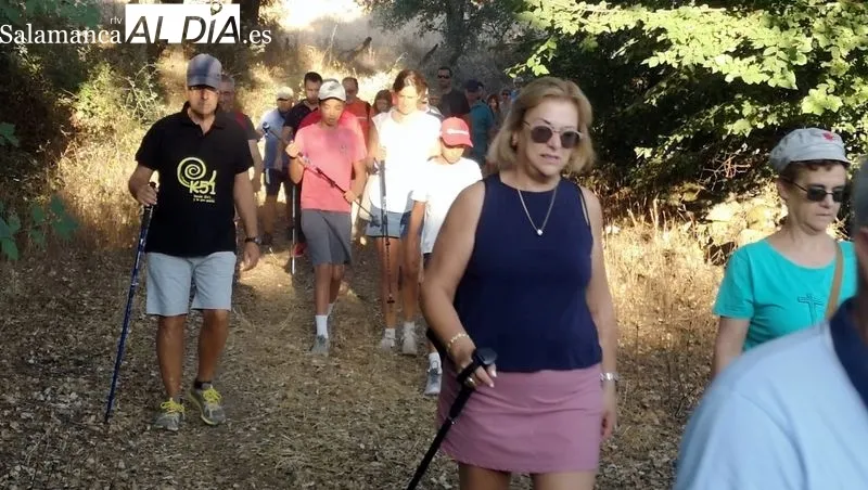 Foto 6 - La caminata a la estaci&oacute;n de Valdenoguera cierra las actividades festivas en La Fregeneda