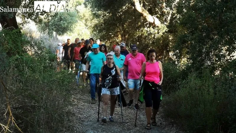 Foto 5 - La caminata a la estaci&oacute;n de Valdenoguera cierra las actividades festivas en La Fregeneda