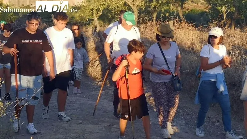Foto 2 - La caminata a la estaci&oacute;n de Valdenoguera cierra las actividades festivas en La Fregeneda