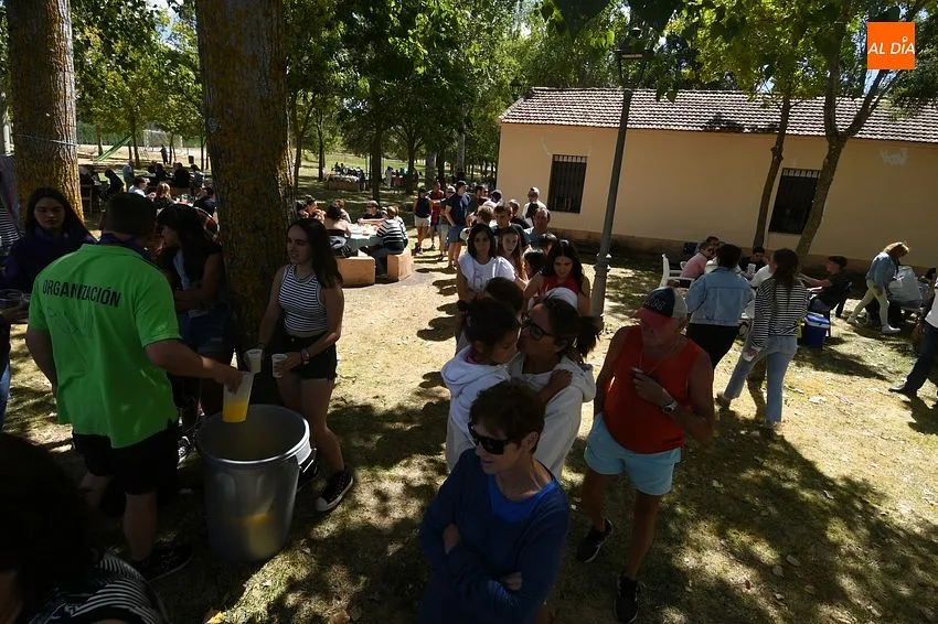 Comida popular en Morasverdes fon de fiestas/ Fotos: Adrián M.Pastor