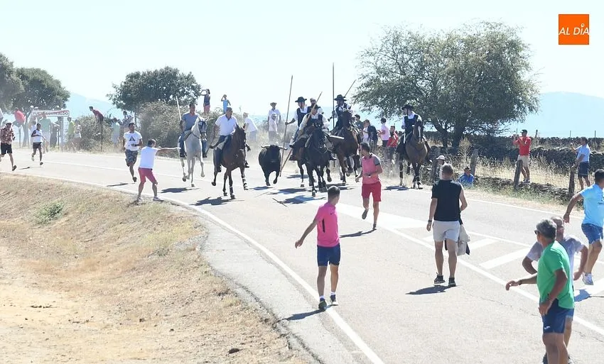 Foto 5 - Multitudinaria asistencia a un encierro dominical que alargaron los recortadores