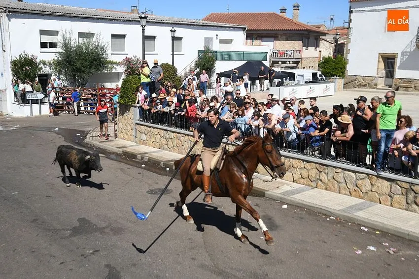 encierro a caballo VIllar de Ciervo