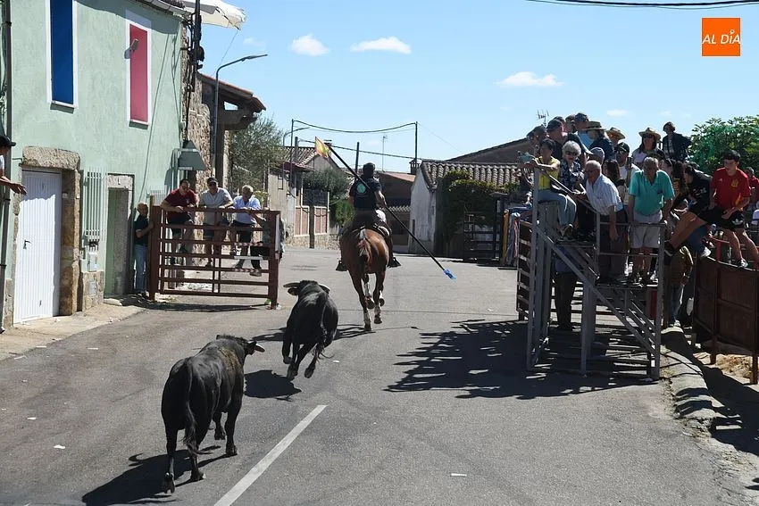 encierro a caballo VIllar de Ciervo