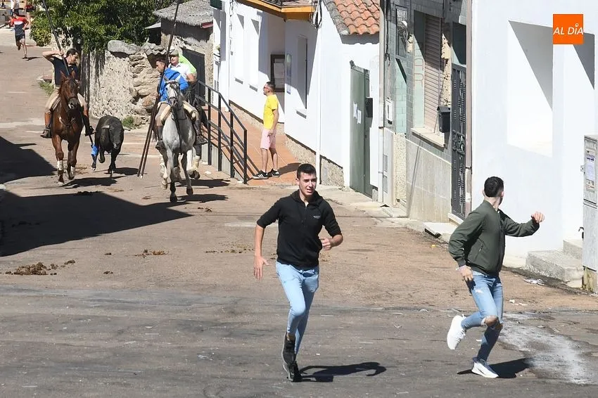 encierro a caballo VIllar de Ciervo