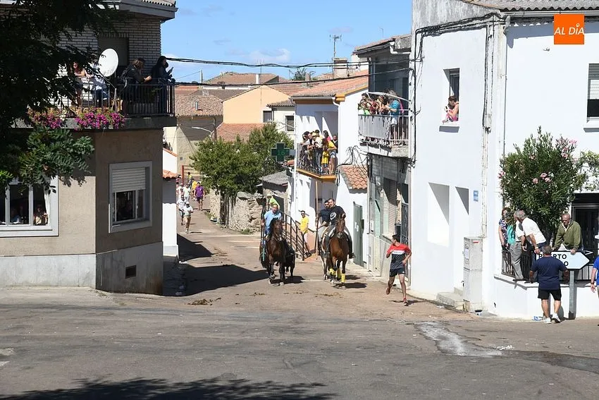 encierro a caballo VIllar de Ciervo
