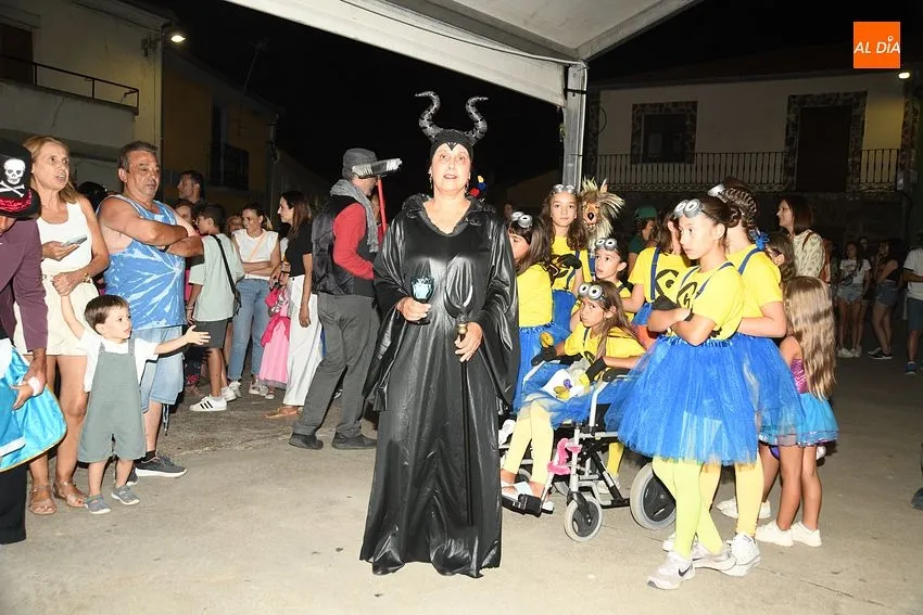 fiesta disfraces morasverdes