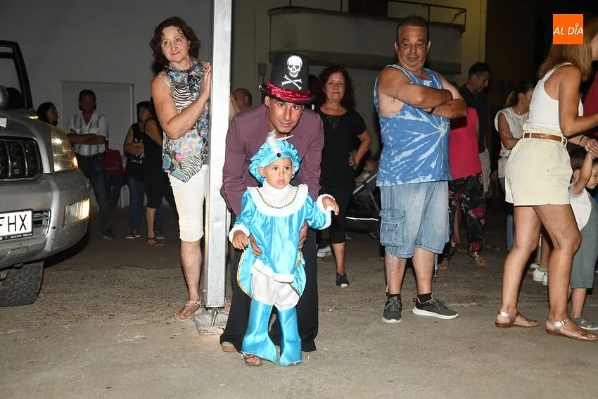 fiesta disfraces morasverdes