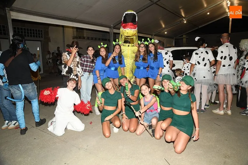 fiesta disfraces morasverdes