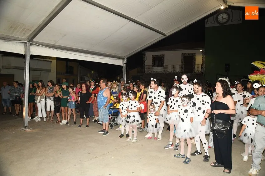 fiesta disfraces morasverdes