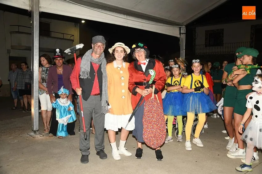 fiesta disfraces morasverdes