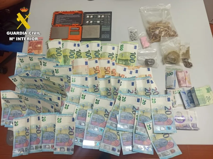 Foto 2 - Detenidos en Navasfr&iacute;as con un c&oacute;ctel de drogas dos hombres de M&eacute;xico y Venezuela 