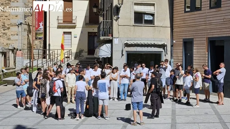 Foto 3 - Alba de Tormes se llena de peregrinos de la Jornada Mundial de la Juventud