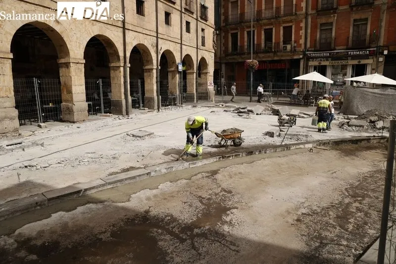 Obras de peatonalización en la Plaza del Mercado y en la calle San Pablo. Foto de David Sañudo