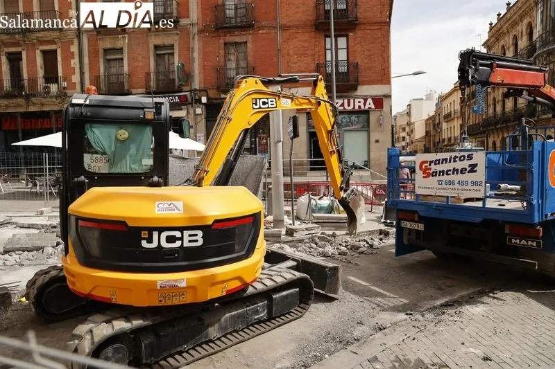 Obras de peatonalización en la Plaza del Mercado y en la calle San Pablo. Foto de David Sañudo
