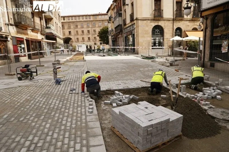 Obras de peatonalización en la Plaza del Mercado y en la calle San Pablo. Foto de David Sañudo