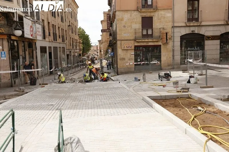 Obras de peatonalización en la Plaza del Mercado y en la calle San Pablo. Foto de David Sañudo
