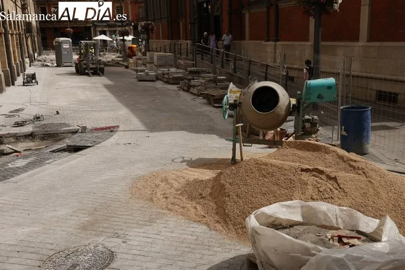 Obras de peatonalización en la Plaza del Mercado y en la calle San Pablo. Foto de David Sañudo