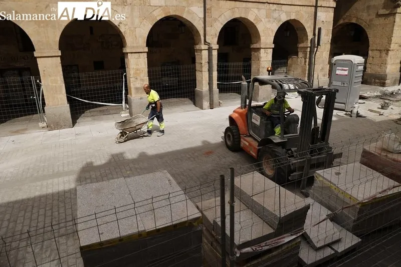 Obras de peatonalización en la Plaza del Mercado y en la calle San Pablo. Foto de David Sañudo