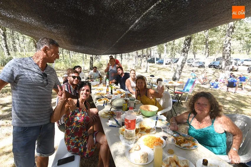 Foto 11 - R&iacute;o Fr&iacute;o acoge una paella popular para dar comienzo a las fiestas de San Ceferino