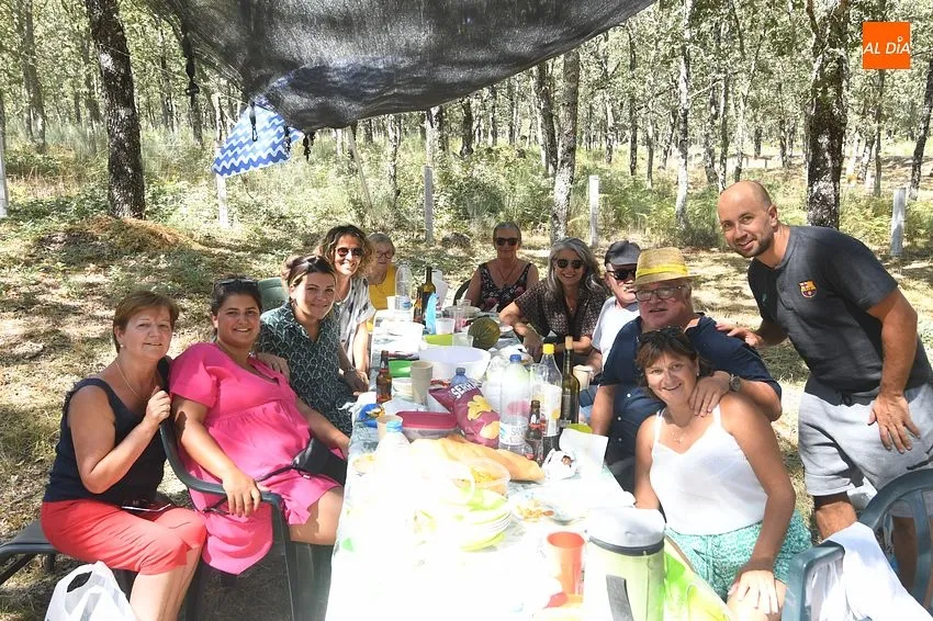 Foto 8 - R&iacute;o Fr&iacute;o acoge una paella popular para dar comienzo a las fiestas de San Ceferino