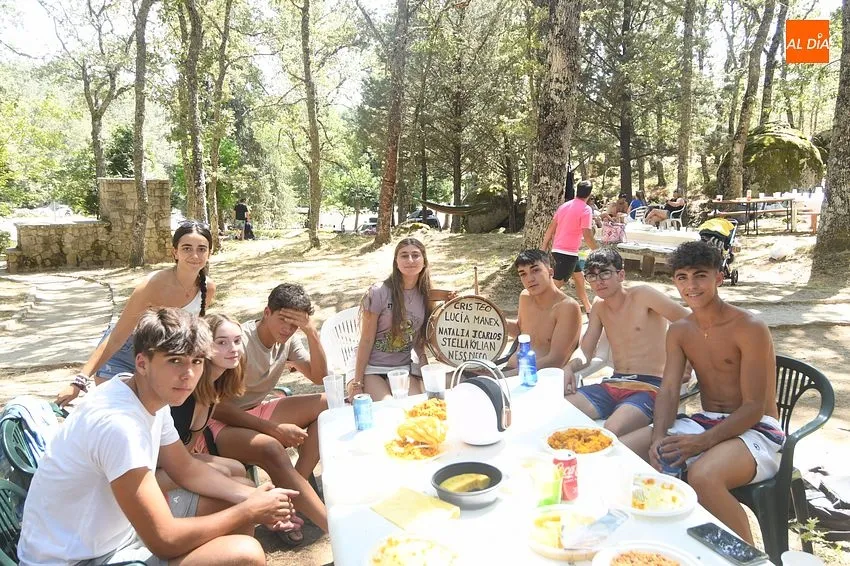 Foto 4 - R&iacute;o Fr&iacute;o acoge una paella popular para dar comienzo a las fiestas de San Ceferino