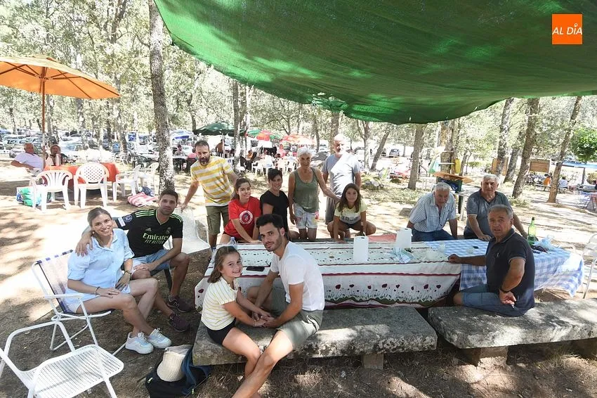 Foto 3 - R&iacute;o Fr&iacute;o acoge una paella popular para dar comienzo a las fiestas de San Ceferino