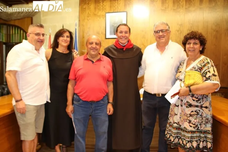 Foto 7 - El preg&oacute;n de Miguel &Aacute;ngel Gonz&aacute;lez resalta la riqueza del coraz&oacute;n teresiano y albense
