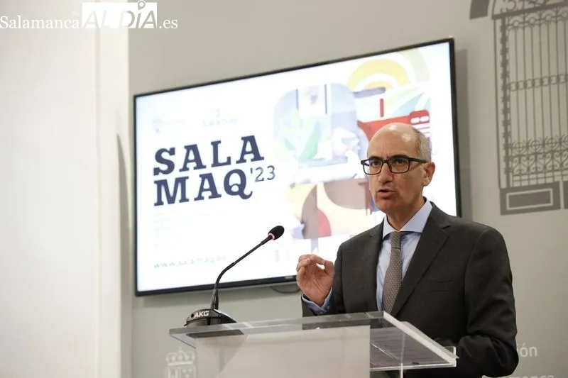 El presidente de la Diputación de Salamanca, Javier Iglesias, en la presentación de SALAMAQ 2023. Foto de David Sañudo