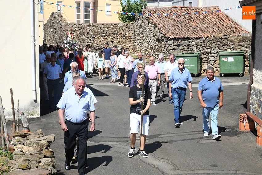 Foto 12 - Los Kintos de Villasrubias sacan en procesi&oacute;n al patr&oacute;n de la localidad