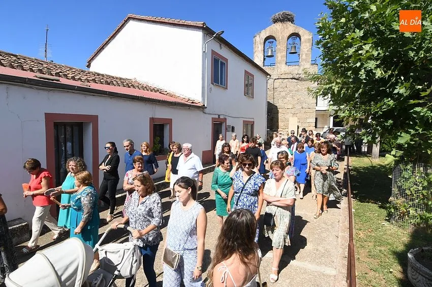 Foto 9 - Los Kintos de Villasrubias sacan en procesi&oacute;n al patr&oacute;n de la localidad
