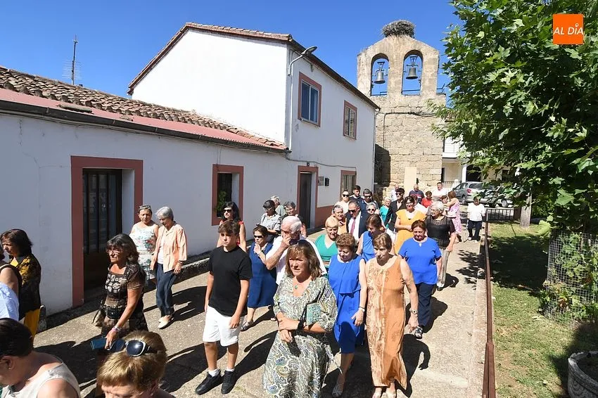 Foto 10 - Los Kintos de Villasrubias sacan en procesi&oacute;n al patr&oacute;n de la localidad