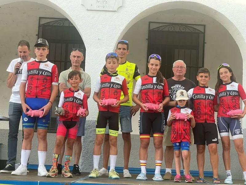 Participantes de Salamanca es Ciclismo en el Memorial Basilio González de Ledrada