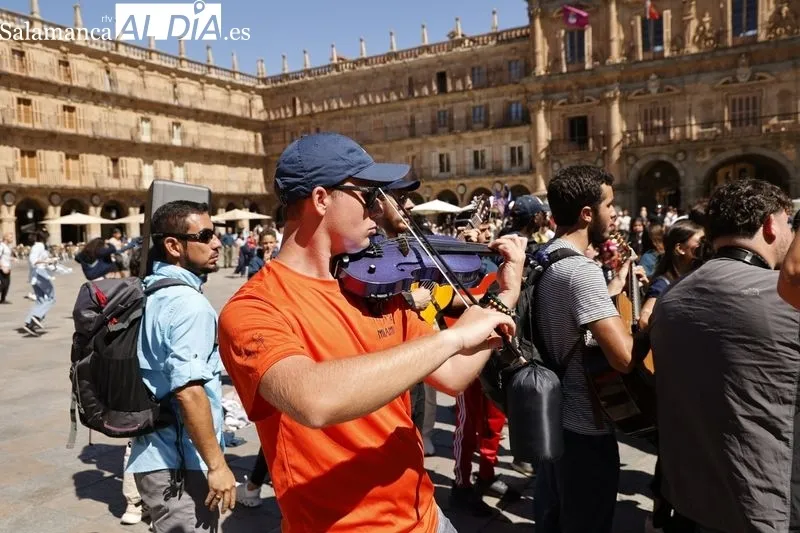 Jóvenes que se dirigen a la JMJ en Salamanca | FOTOS: David Sañudo 