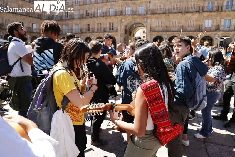 Jóvenes que se dirigen a la JMJ en Salamanca | FOTOS: David Sañudo 