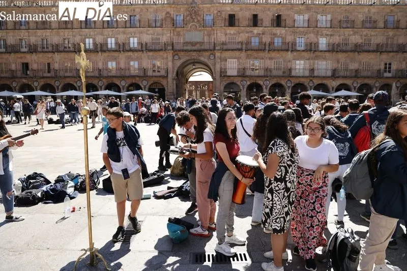 Jóvenes que se dirigen a la JMJ en Salamanca | FOTOS: David Sañudo 