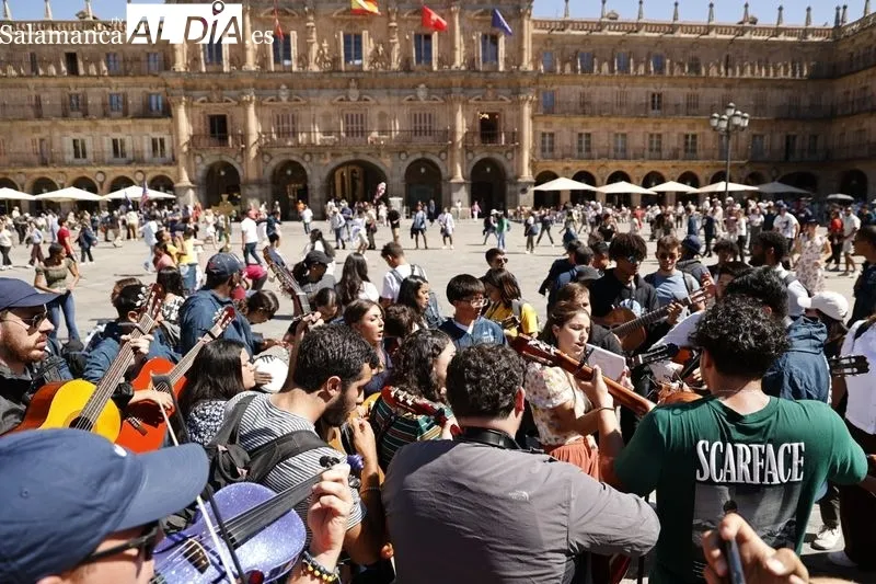 Jóvenes que se dirigen a la JMJ en Salamanca | FOTOS: David Sañudo 