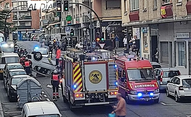 Estado del vehículo siniestrado en la avenida Campoamor