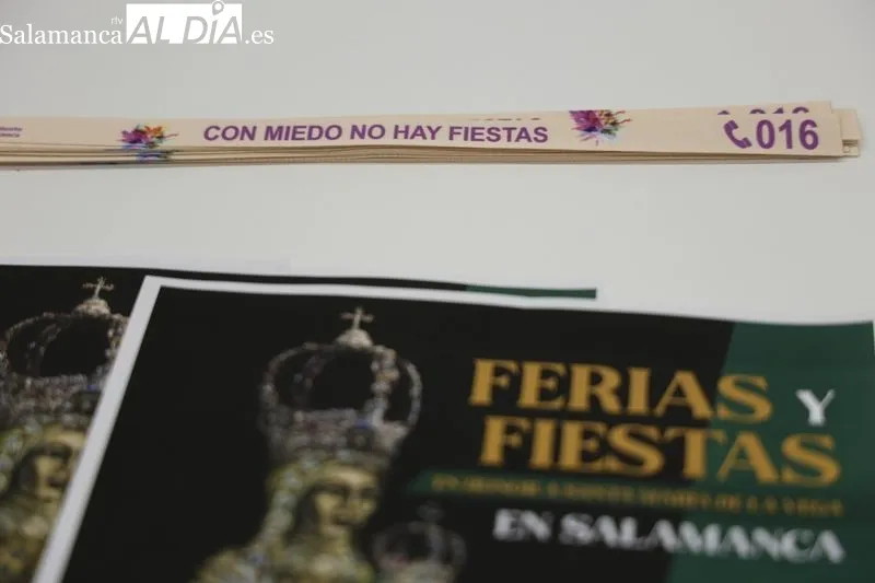 Las concejalas de Familia e Igualdad de Oportunidades, Miryam Rodríguez, y de Salud Pública, María de la Vega Villar, presentaban esta mañana la campaña de sensibilización y prevención contra agresiones sexuales para las Fiestas de Salamanca. Foto de Davi