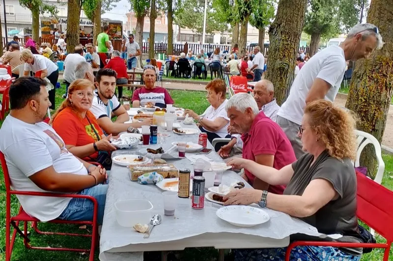 Villoria celebraba una multitudinaria paellada