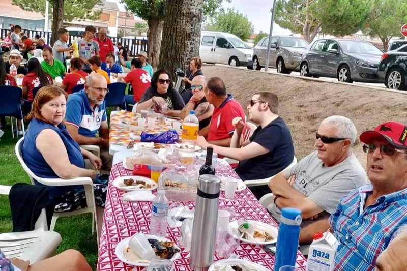 Villoria celebraba una multitudinaria paellada