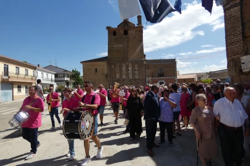 Foto 6 - Villoria se engalana festejar de manera multitudinaria a su patrona, la Virgen de la Vega