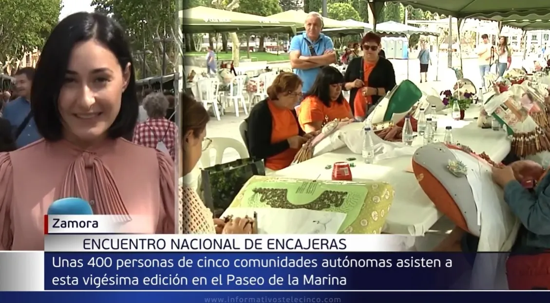 Foto 3 - Bolilleras de Mir&oacute;briga y comarca aparecen en Telecinco al acudir al Encuentro de Zamora