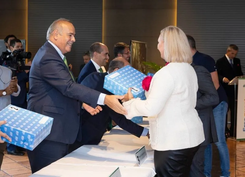 Foto 4 - Iberdrola homenajea a trabajadores veteranos y jubilados de Castilla y Le&oacute;n