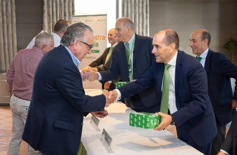 Foto 3 - Iberdrola homenajea a trabajadores veteranos y jubilados de Castilla y Le&oacute;n