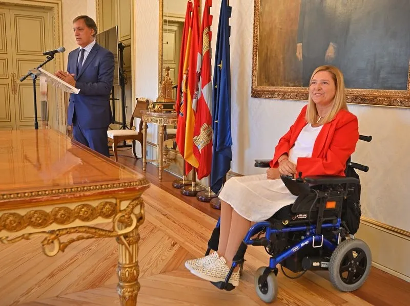 Recepción en el Ayuntamiento a una delegación de Cruz Roja Salamanca