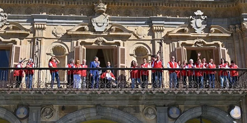 Recepción en el Ayuntamiento a una delegación de Cruz Roja Salamanca