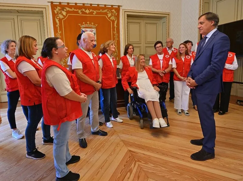 Recepción en el Ayuntamiento a una delegación de Cruz Roja Salamanca