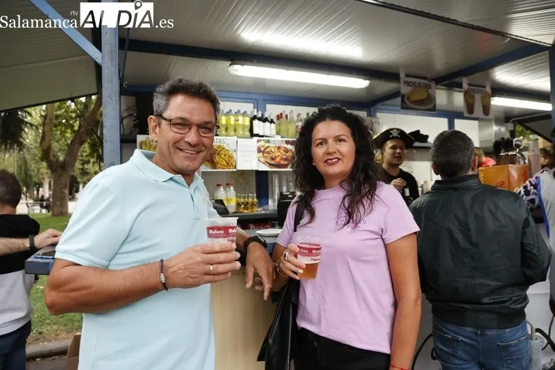 Ambiente en las casetas de la Feria de Día ubicadas en La Alamedilla. Fotos: David Sañudo