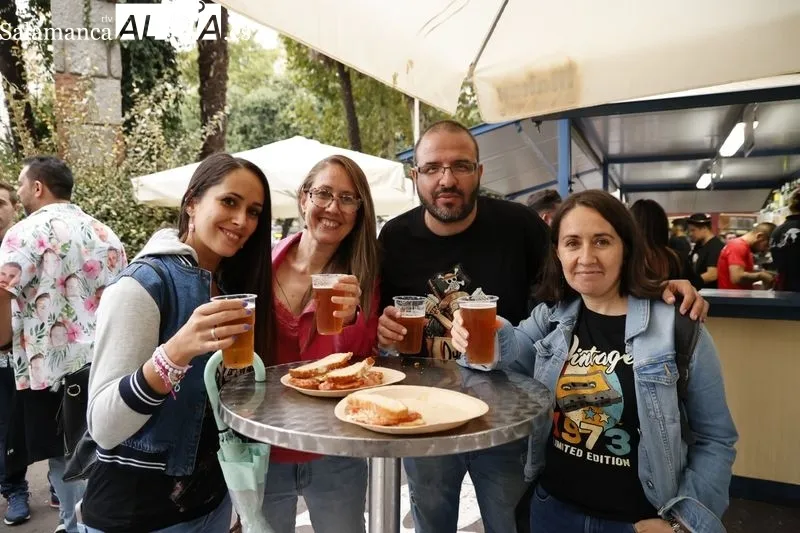 Ambiente en las casetas de la Feria de Día ubicadas en La Alamedilla. Fotos: David Sañudo
