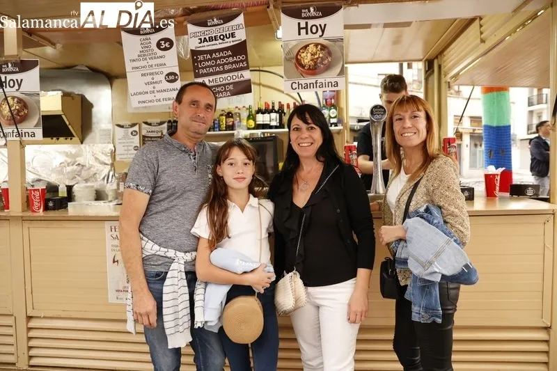Ambiente en las casetas de la plaza del Oeste. Fotos: David Sañudo